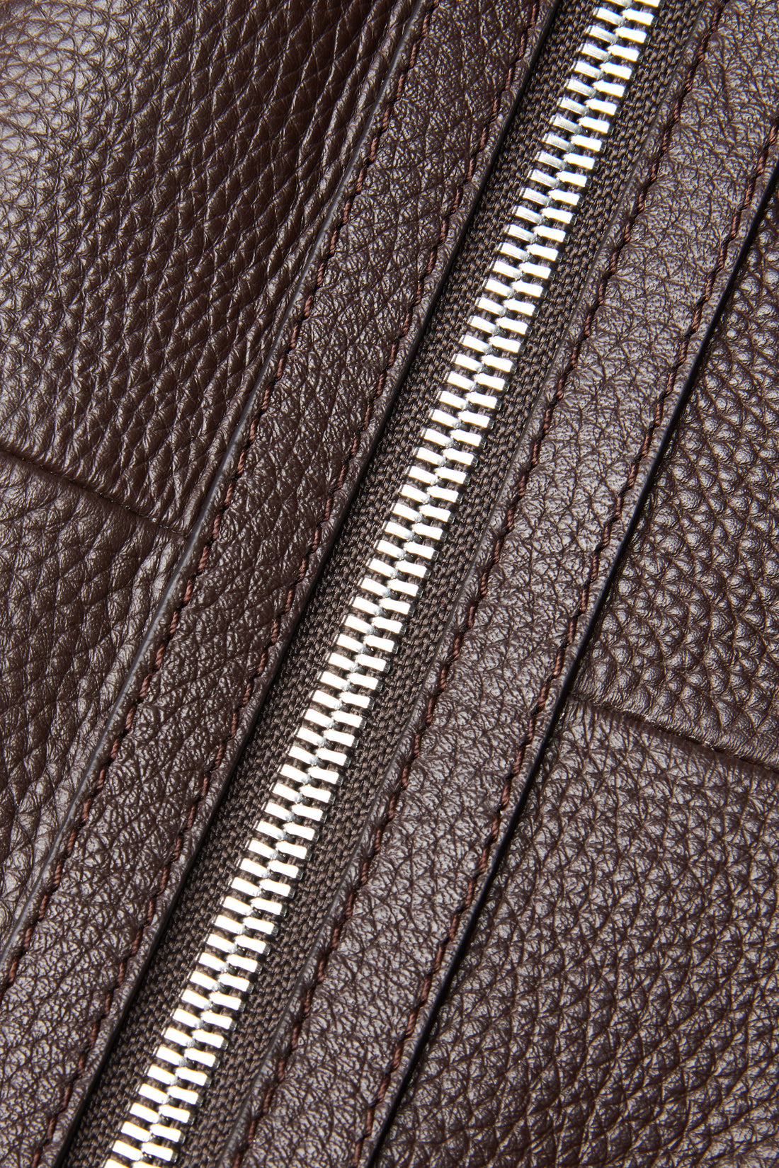 Weekend Leather Holdall in Dark Brown