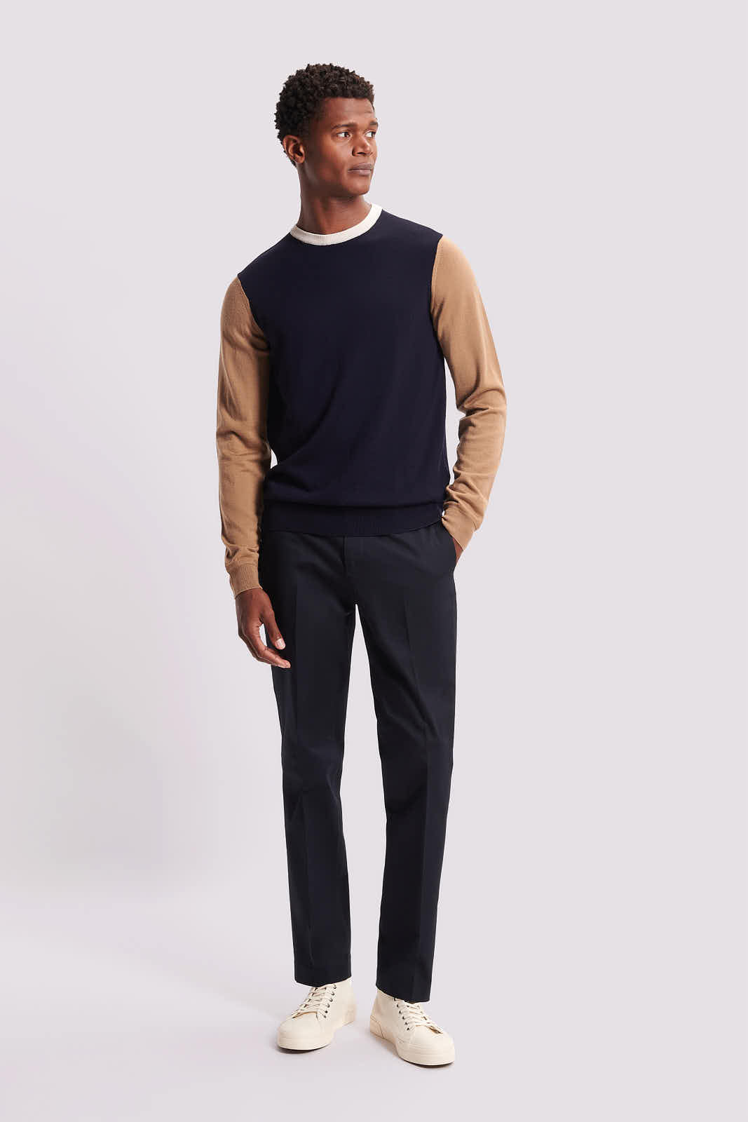 Colour Block Merino Wool Crew Neck Sweater in Dark Navy