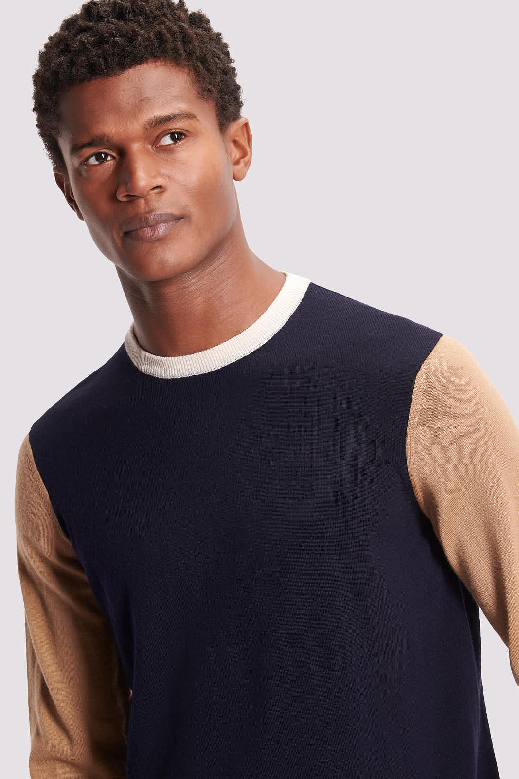 Colour Block Merino Wool Crew Neck Sweater in Dark Navy